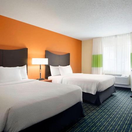 Fairfield Inn & Suites By Marriott Champaign Exterior photo