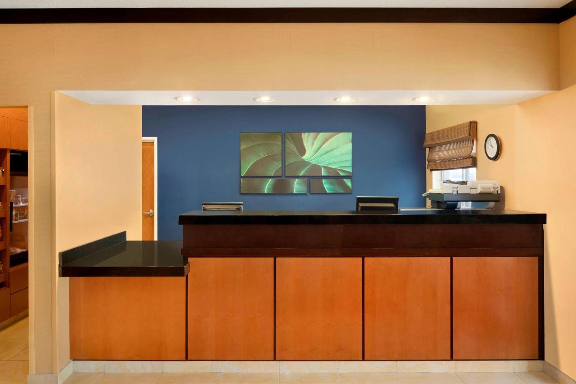 Fairfield Inn & Suites By Marriott Champaign Exterior photo